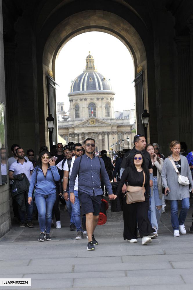 Illustration - Louvre - Paris