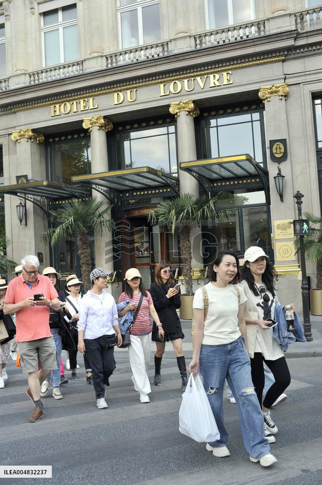 Illustration - Louvre - Paris