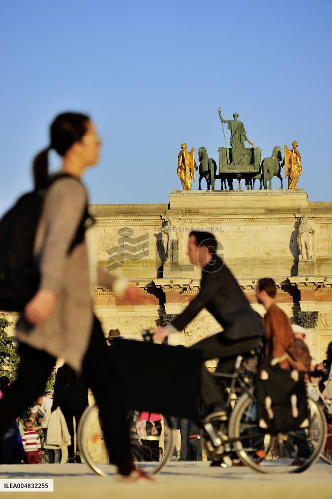 Illustration - Louvre - Paris