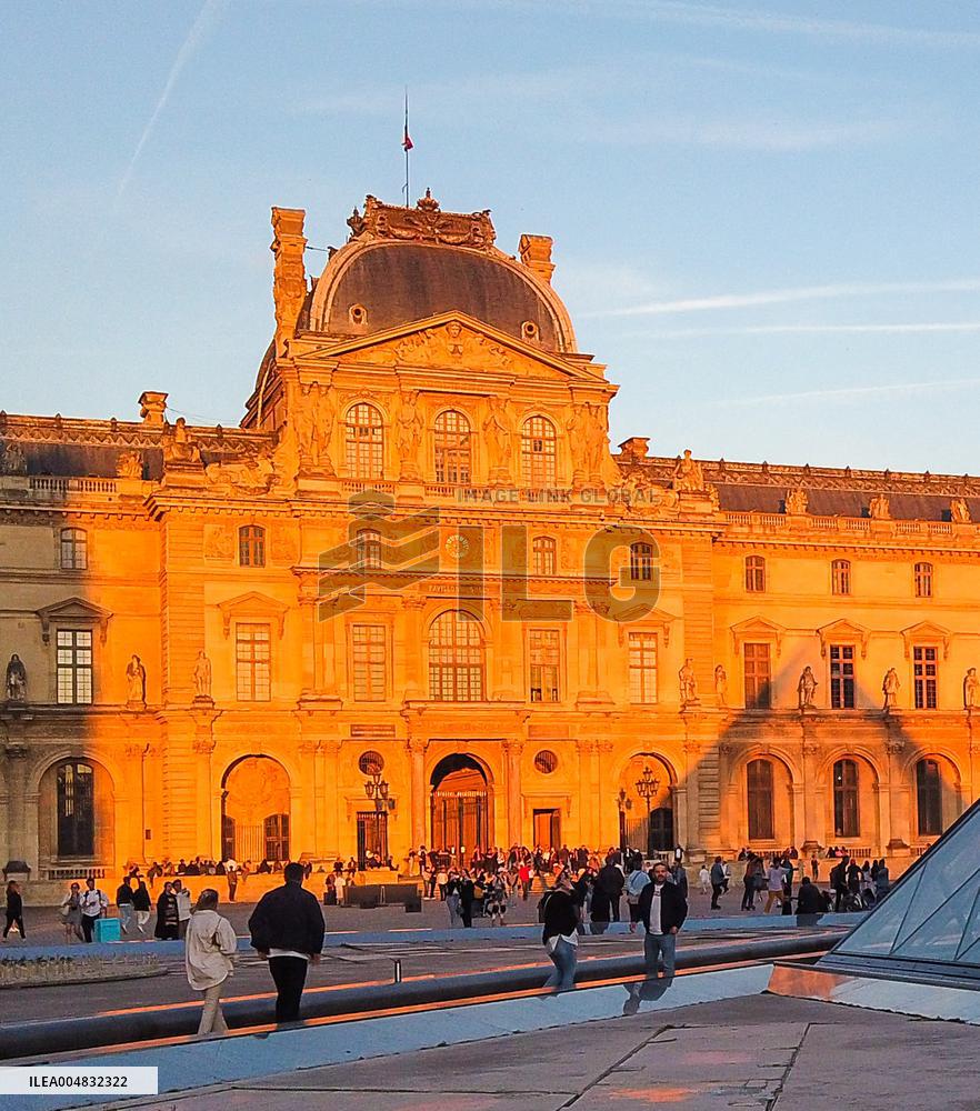 Illustration - Louvre - Paris