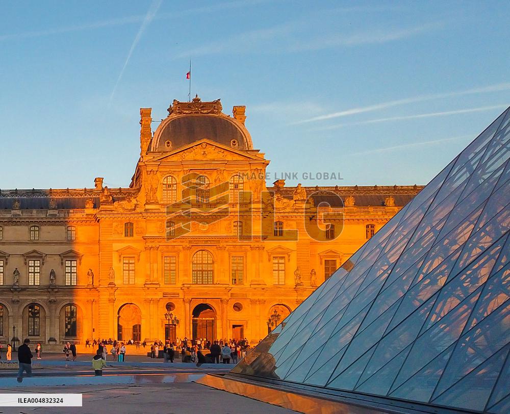 Illustration - Louvre - Paris