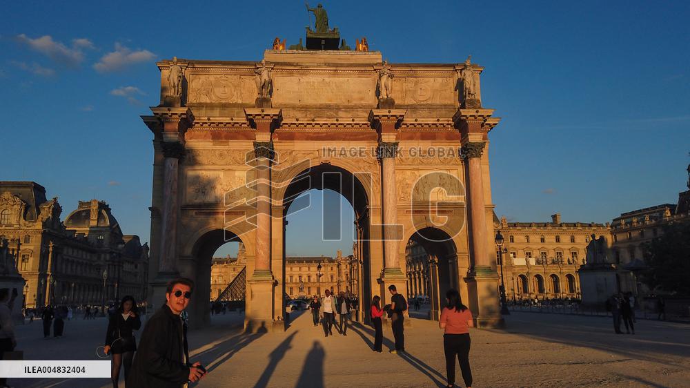 Illustration - Louvre - Paris