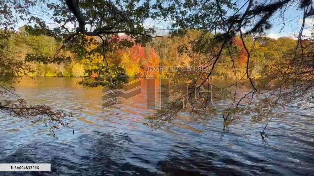 US: Autumn Colors Light Up New England 2