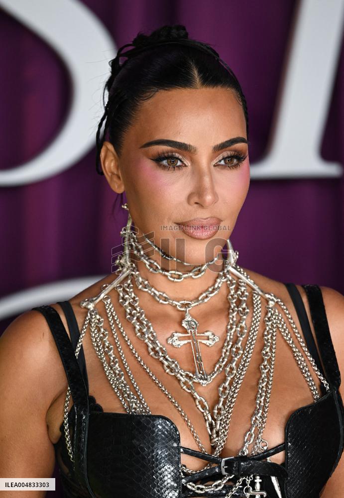 All s Fair Premiere - London