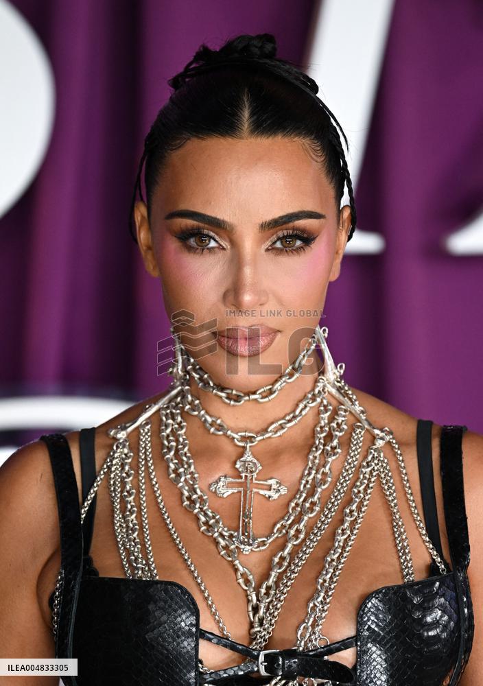 All s Fair Premiere - London