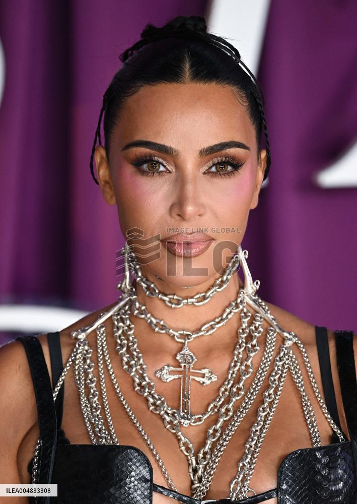 All s Fair Premiere - London