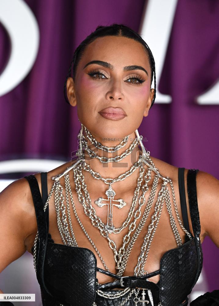 All s Fair Premiere - London