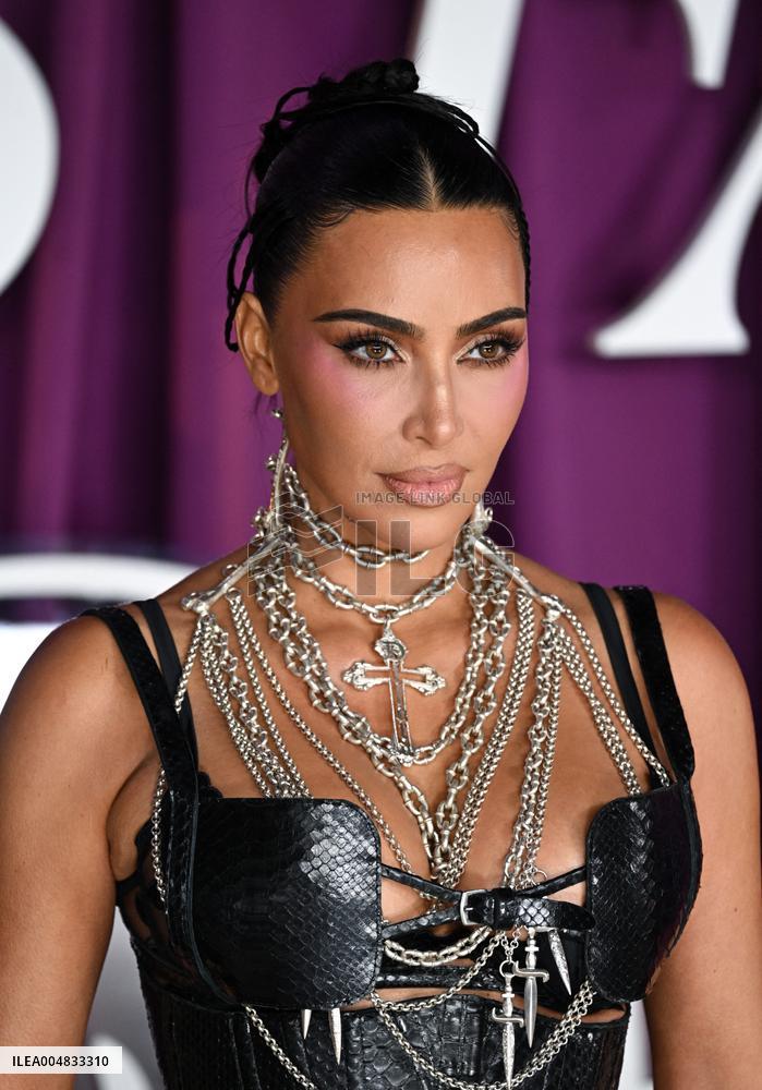 All s Fair Premiere - London