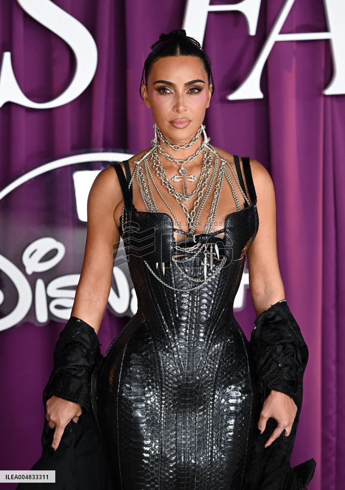 All s Fair Premiere - London