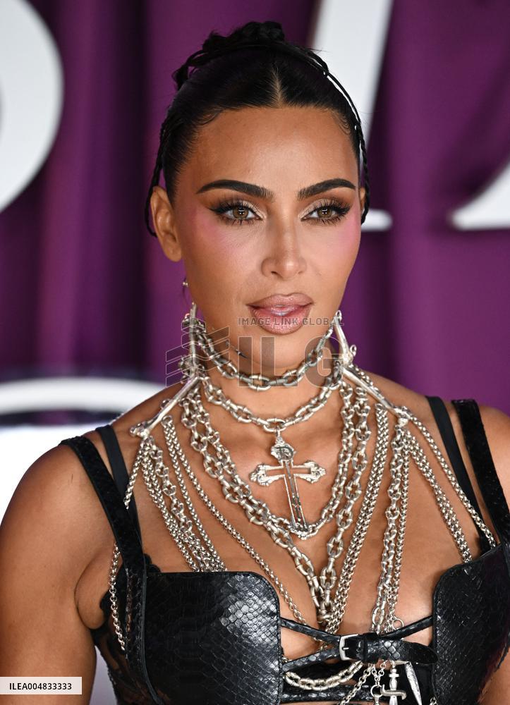 All s Fair Premiere - London