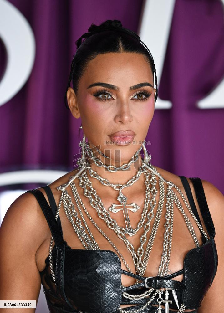 All s Fair Premiere - London