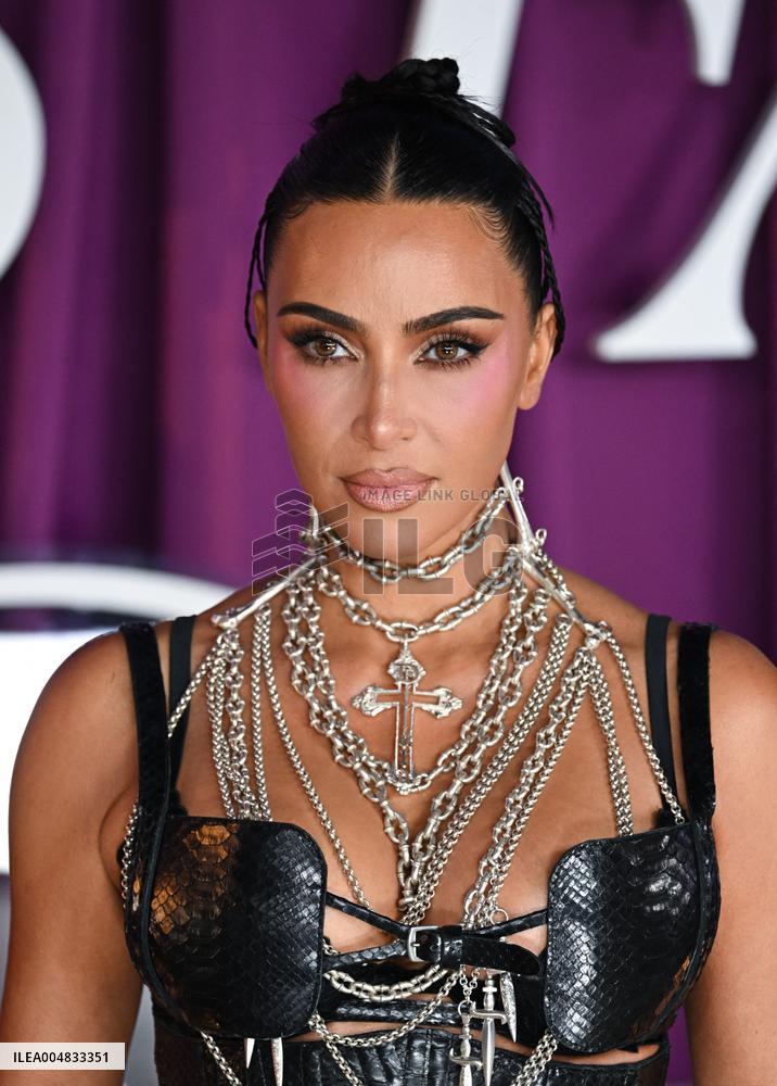 All s Fair Premiere - London