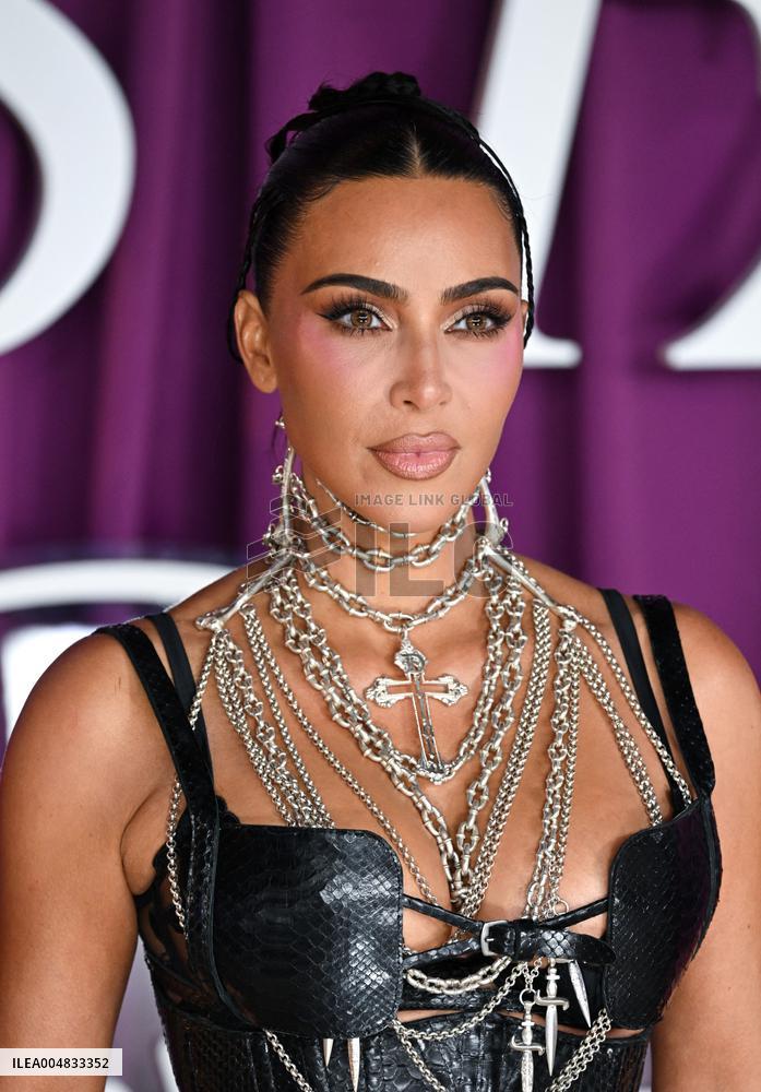 All s Fair Premiere - London