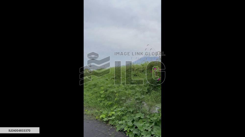 Japan: Mount Fuji Gets First Snowcap of Season