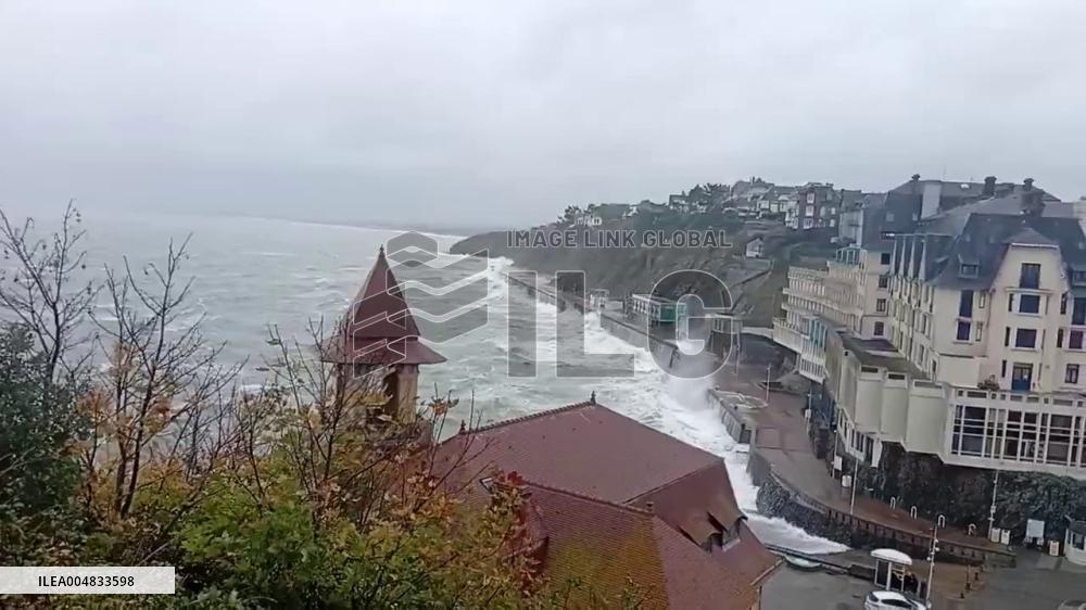 France: Storm Benjamin Brings Strong Winds, Alerts Issued for Several Areas 2
