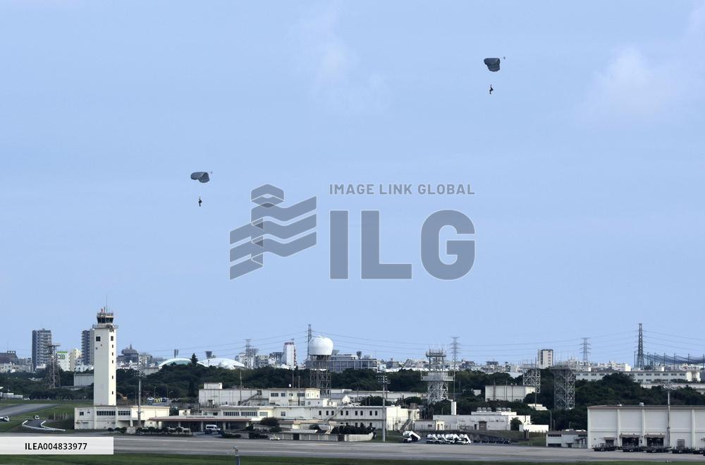 U.S. military parachute drill