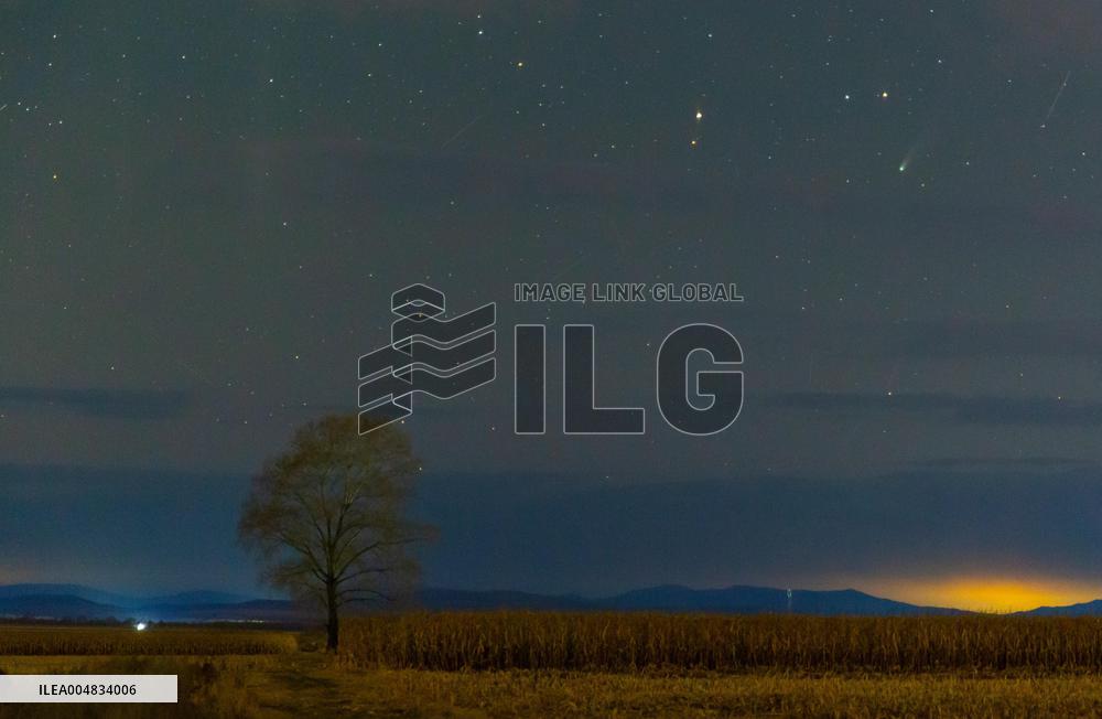 Comet C/2025 A6 Lemmon Illustrations - China