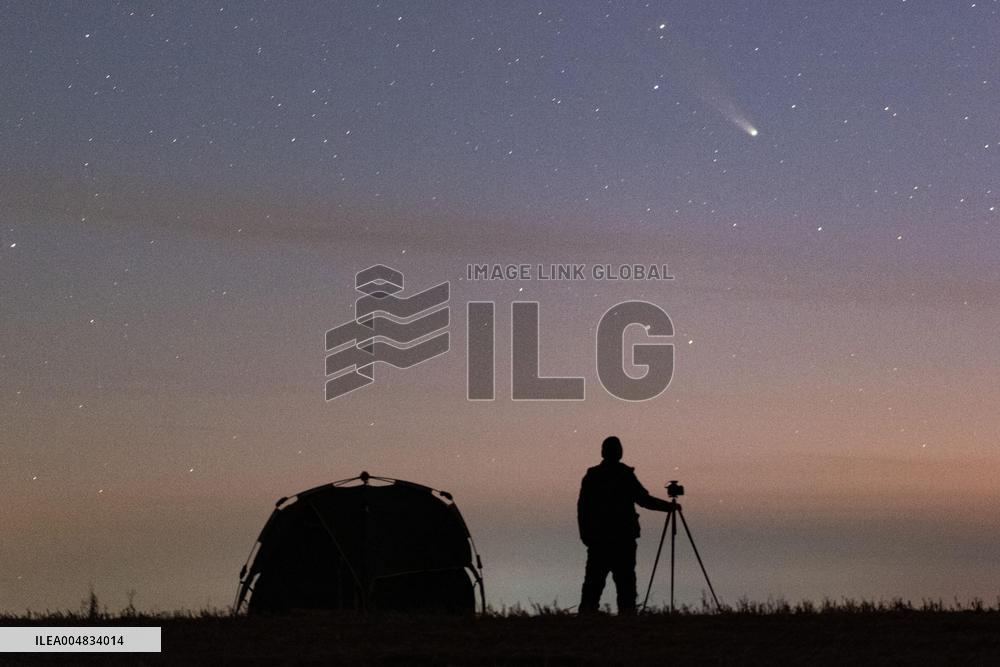 Comet C/2025 A6 Lemmon Illustrations - China