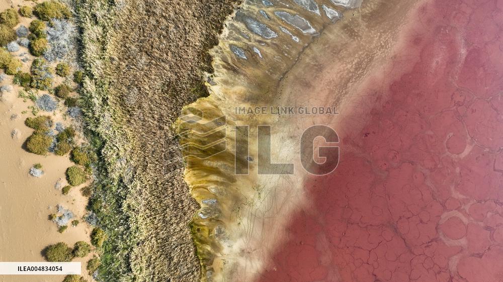 Badain Jaran Desert Illustrations - China