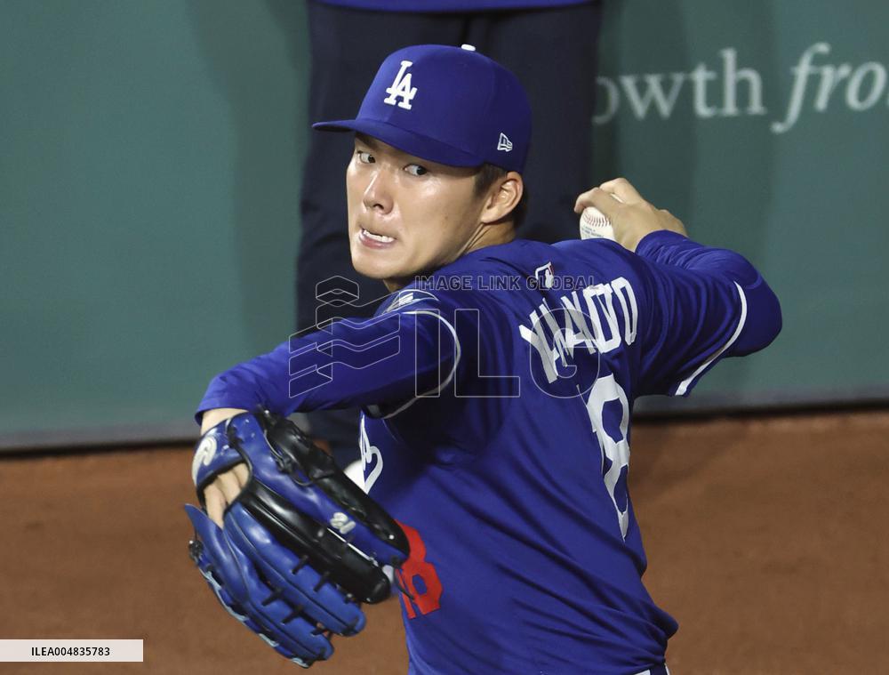 Baseball: Dodgers pitcher Yamamoto ahead of World Series