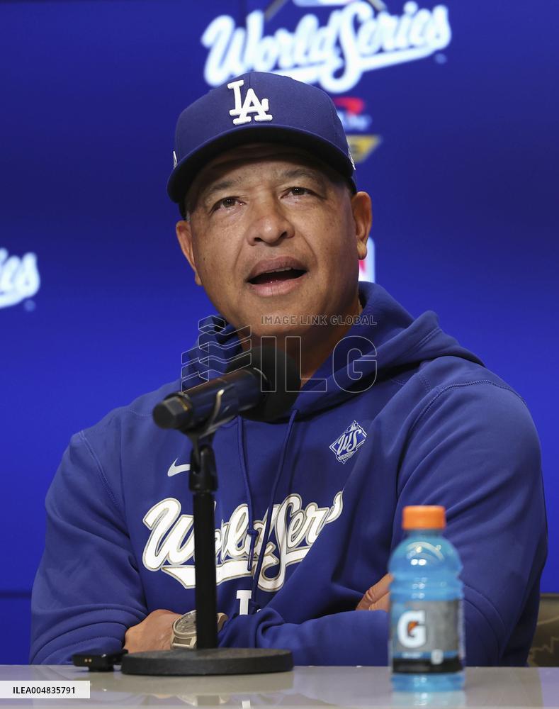 Baseball: Dodgers manager Roberts ahead of World Series