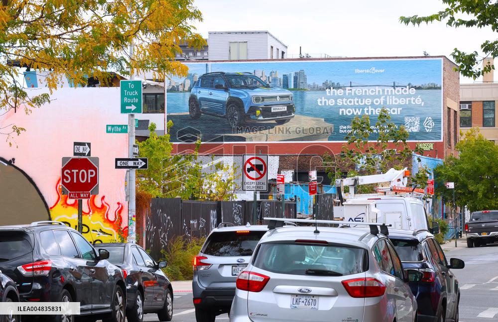 Renault 4 E Tech Advertising Wall in Brooklyn - NYC