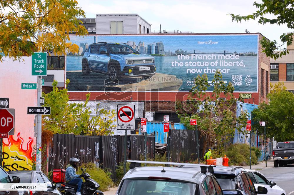 Renault 4 E Tech Advertising Wall in Brooklyn - NYC