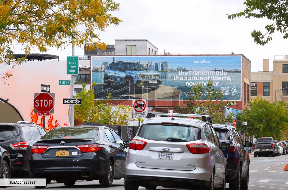 Renault 4 E Tech Advertising Wall in Brooklyn - NYC