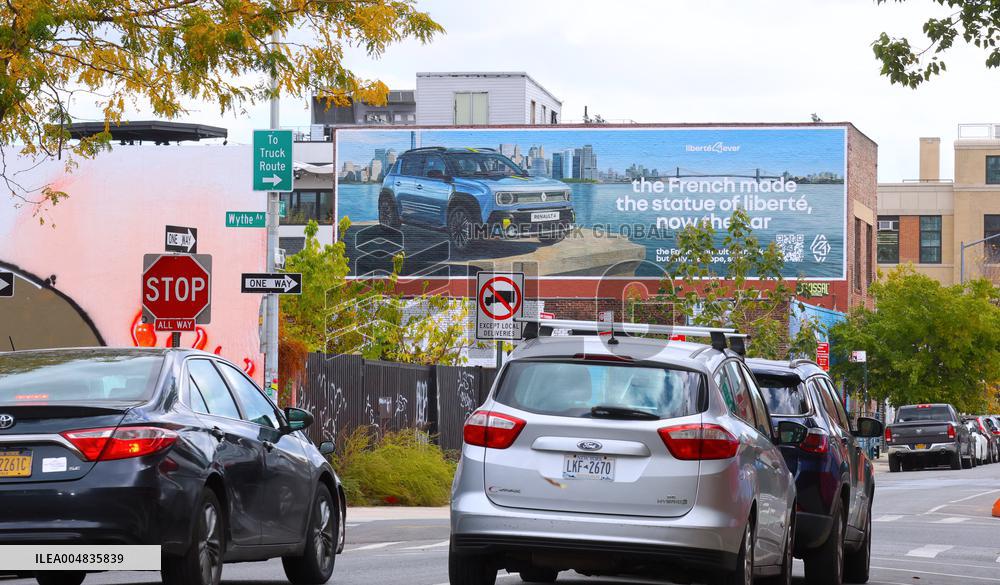 Renault 4 E Tech Advertising Wall in Brooklyn - NYC
