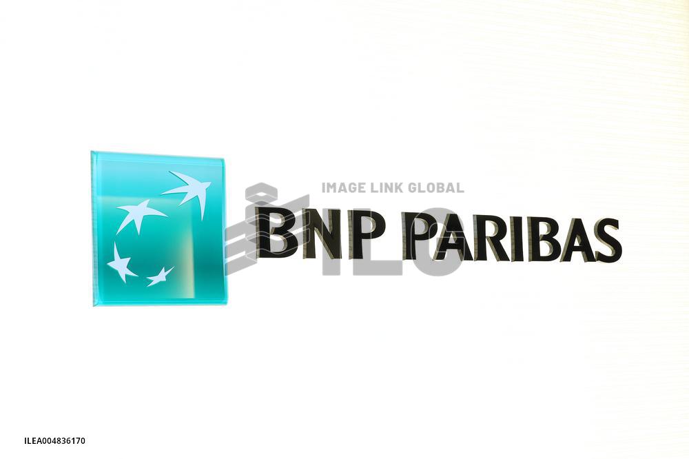 BNP Paribas Securities signboard and logo