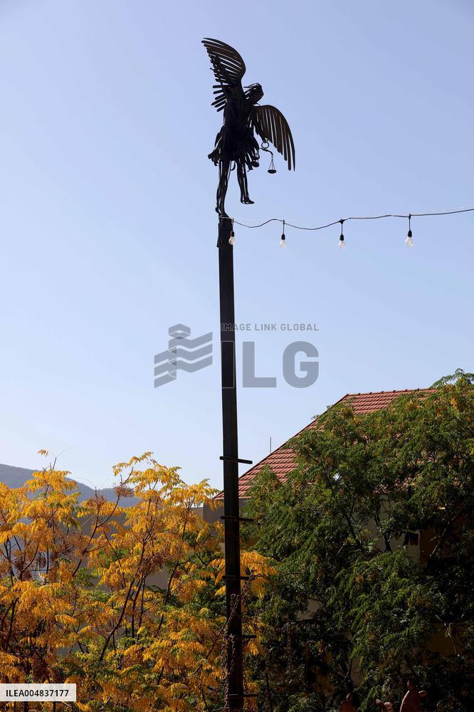 Artist Makes Artworks From Bullets And Shells - Lebanon