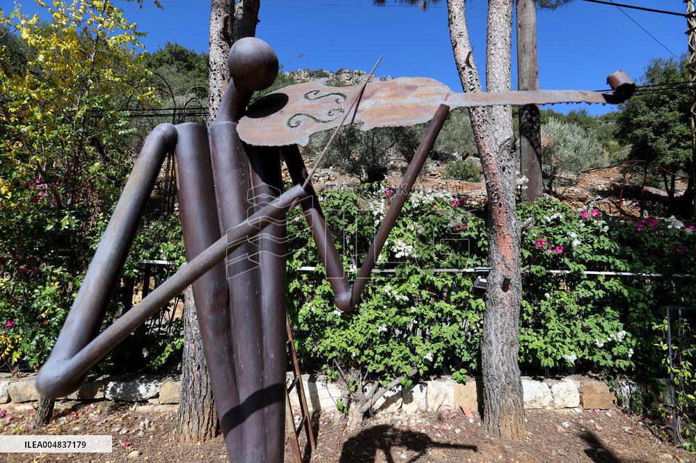 Artist Makes Artworks From Bullets And Shells - Lebanon