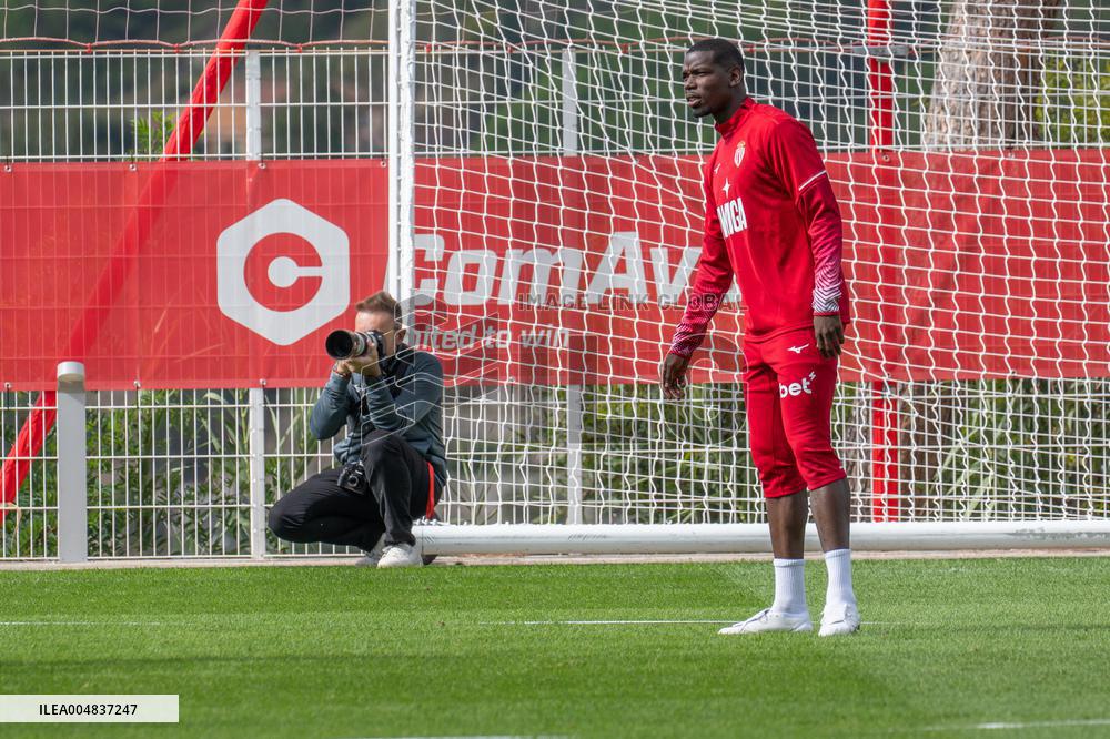 Paul Pogba Undergoes Medical Treatment During Training - La Turbie