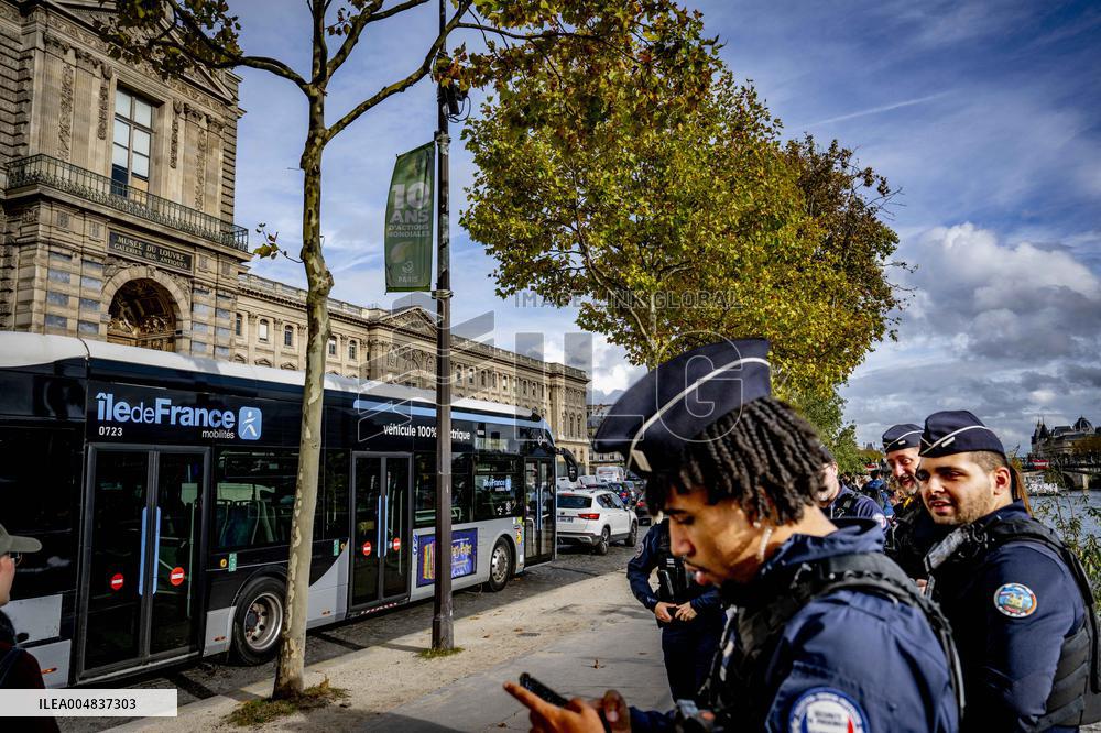 Louvre Museum Robbery Broken Window - Paris