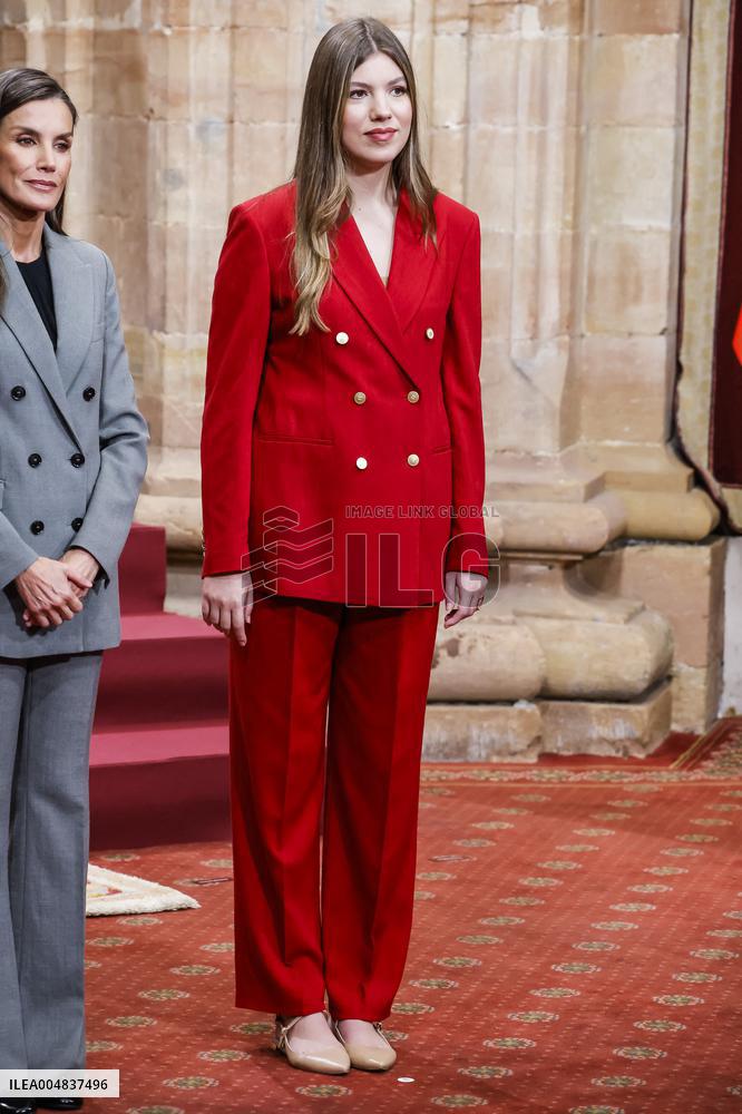Royals Deliver Medal of Honor To Winners At Princess of Asturias Awards - Spain