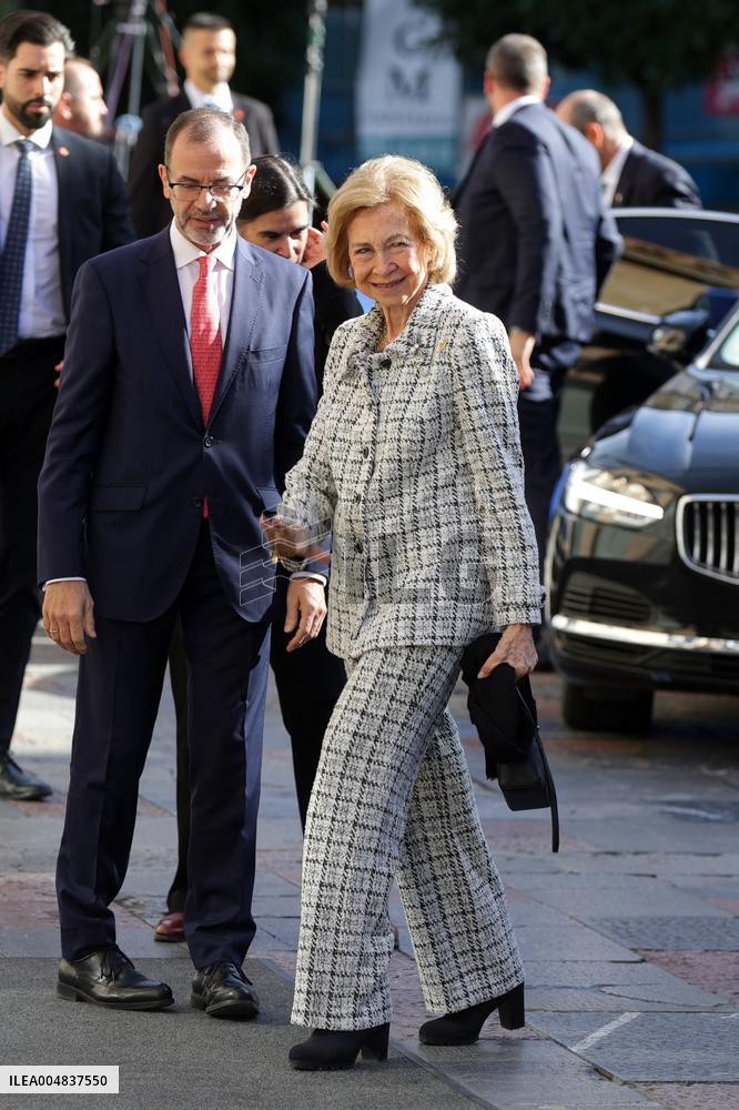 Queen Sofia arrives at the Reconquista Hotel