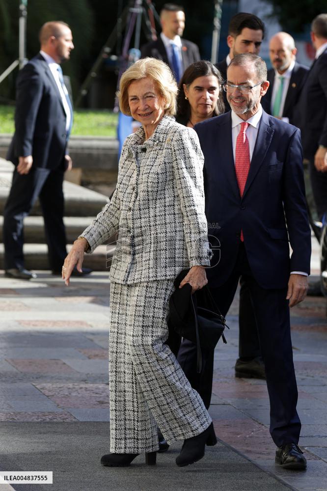 Queen Sofia arrives at the Reconquista Hotel