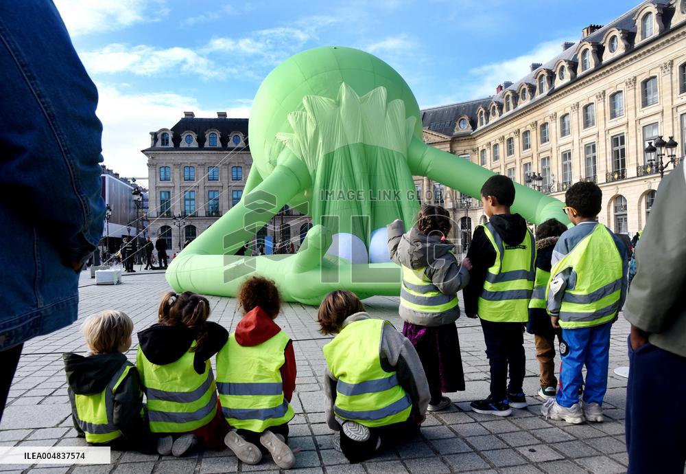 Giant Inflatable Kermit The Frog Installation - Paris