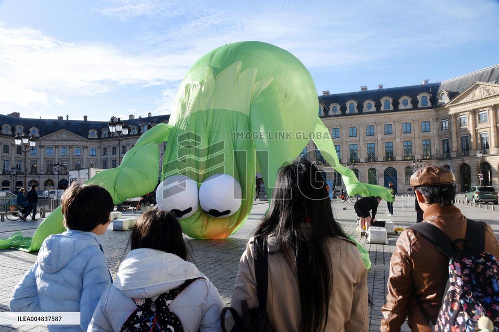 Giant Inflatable Kermit The Frog Installation - Paris