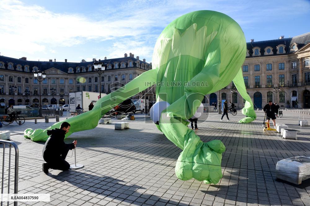 Giant Inflatable Kermit The Frog Installation - Paris