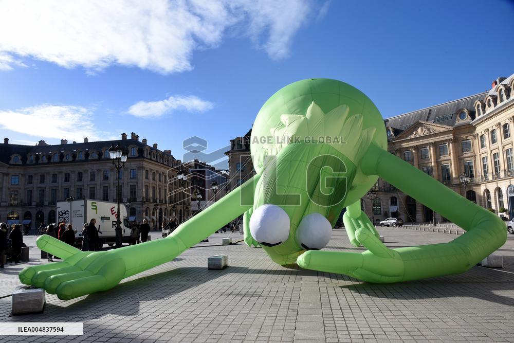 Giant Inflatable Kermit The Frog Installation - Paris