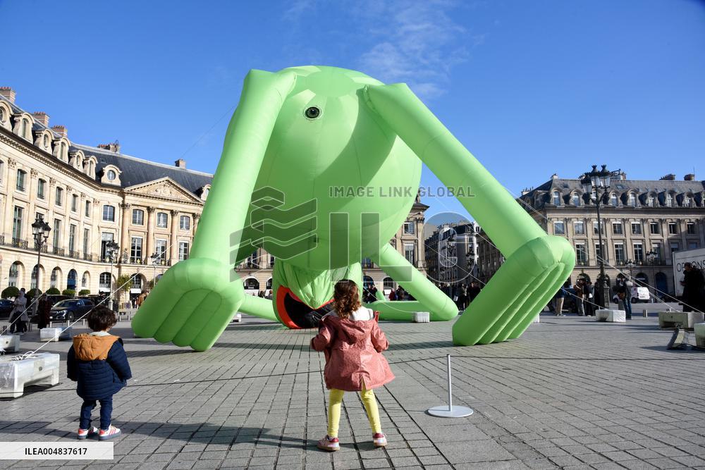Giant Inflatable Kermit The Frog Installation - Paris