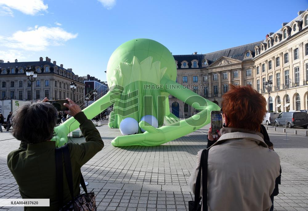 Giant Inflatable Kermit The Frog Installation - Paris