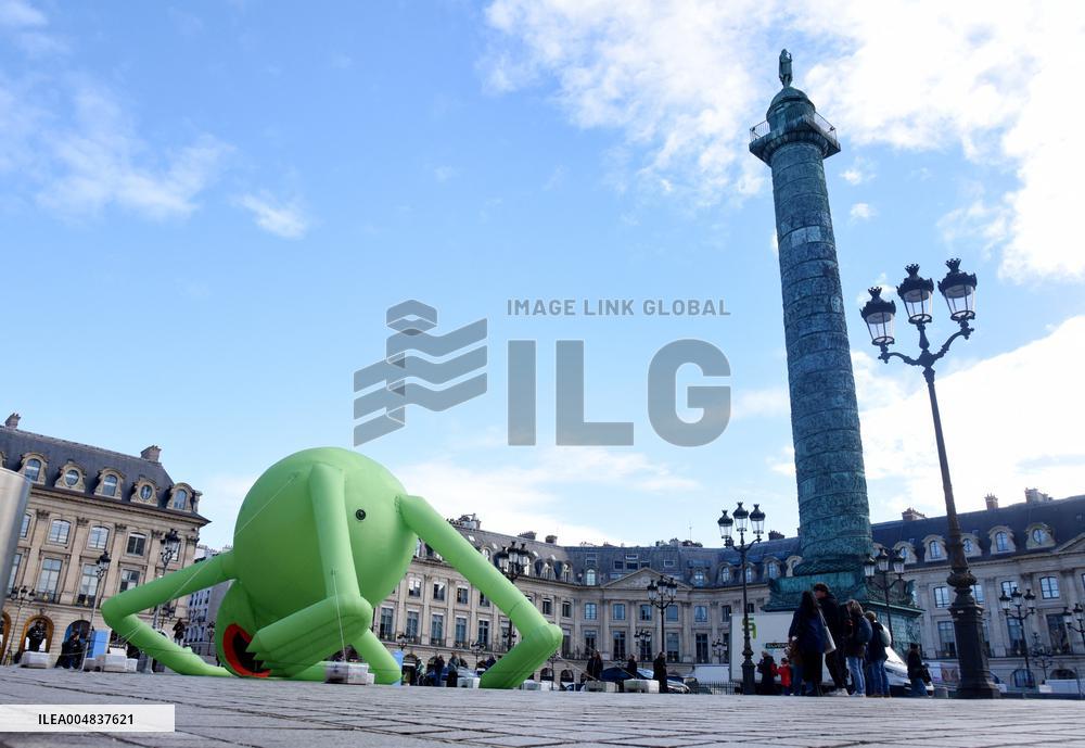Giant Inflatable Kermit The Frog Installation - Paris