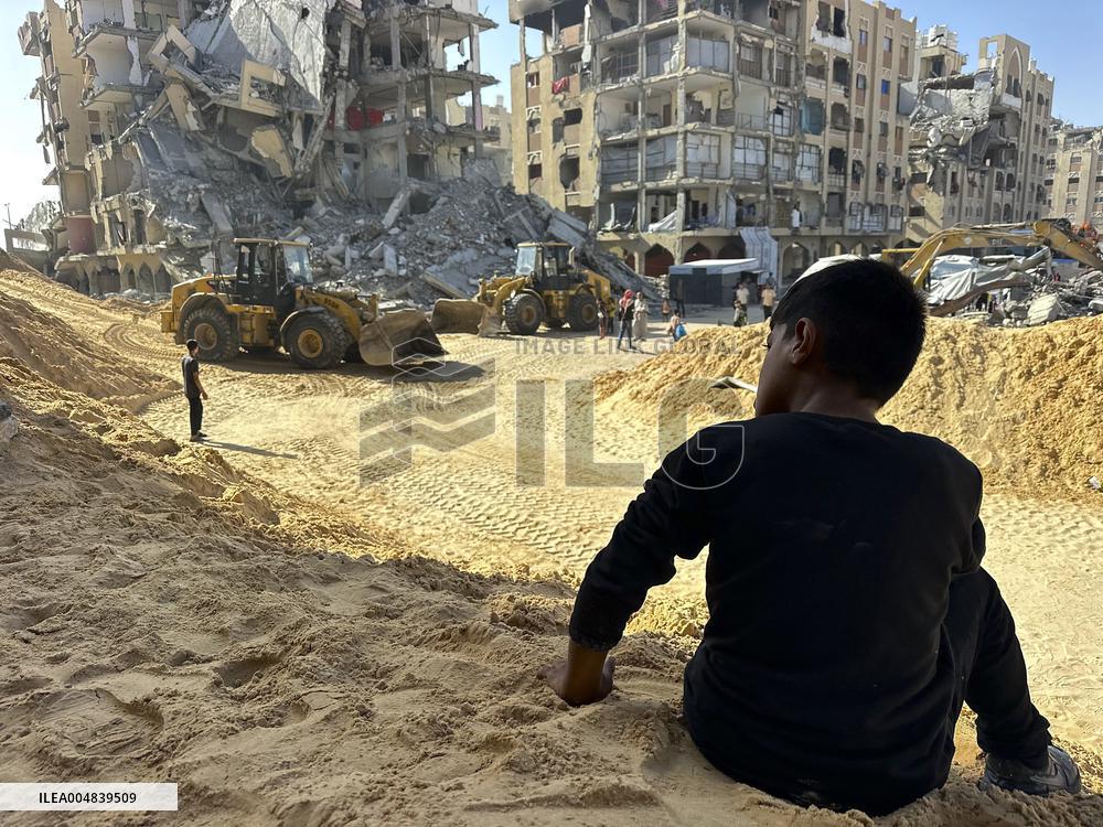 Cleanup and Search Operations in Khan Yunis - Gaza Strip
