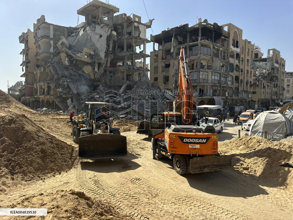 Cleanup and Search Operations in Khan Yunis - Gaza Strip