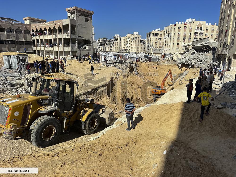 Cleanup and Search Operations in Khan Yunis - Gaza Strip