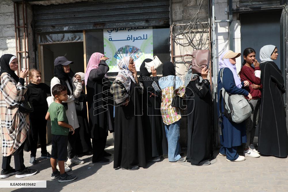 Gaza City Bank Reopens - Palestine