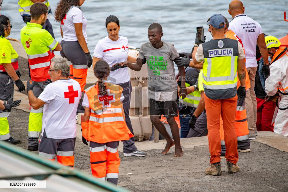 A Cayuco With 73 Migrants Arrive At El Hierro - Spain