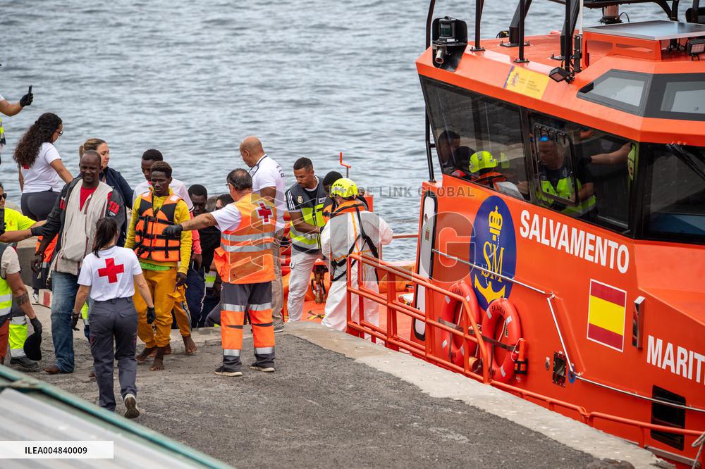 A Cayuco With 73 Migrants Arrive At El Hierro - Spain